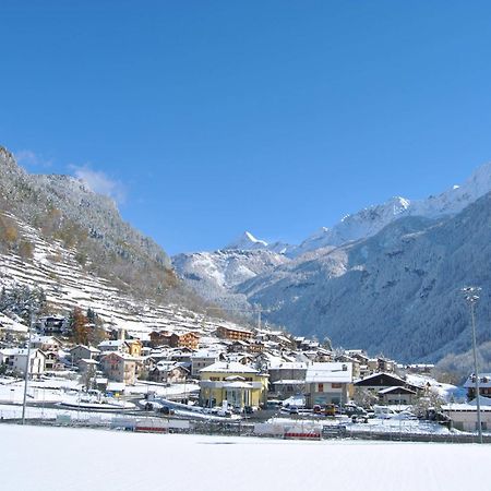 Casa Vacanza La Rocca Chiesa in Valmalenco Luaran gambar