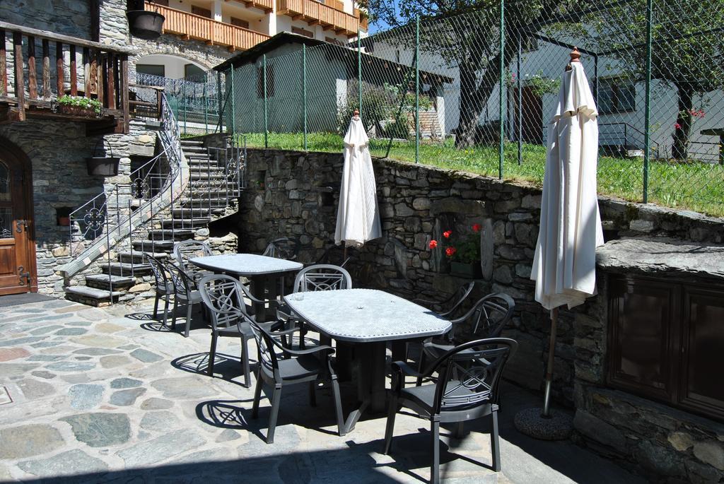 Casa Vacanza La Rocca Chiesa in Valmalenco Luaran gambar