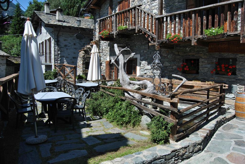 Casa Vacanza La Rocca Chiesa in Valmalenco Luaran gambar