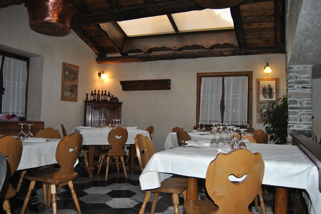 Casa Vacanza La Rocca Chiesa in Valmalenco Luaran gambar