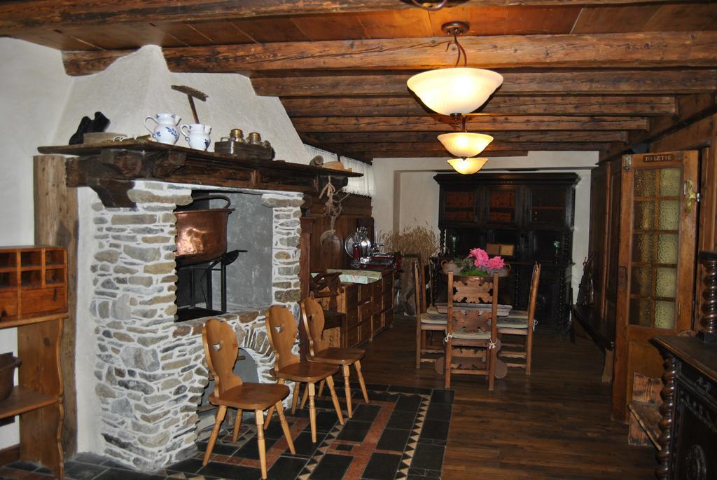 Casa Vacanza La Rocca Chiesa in Valmalenco Luaran gambar