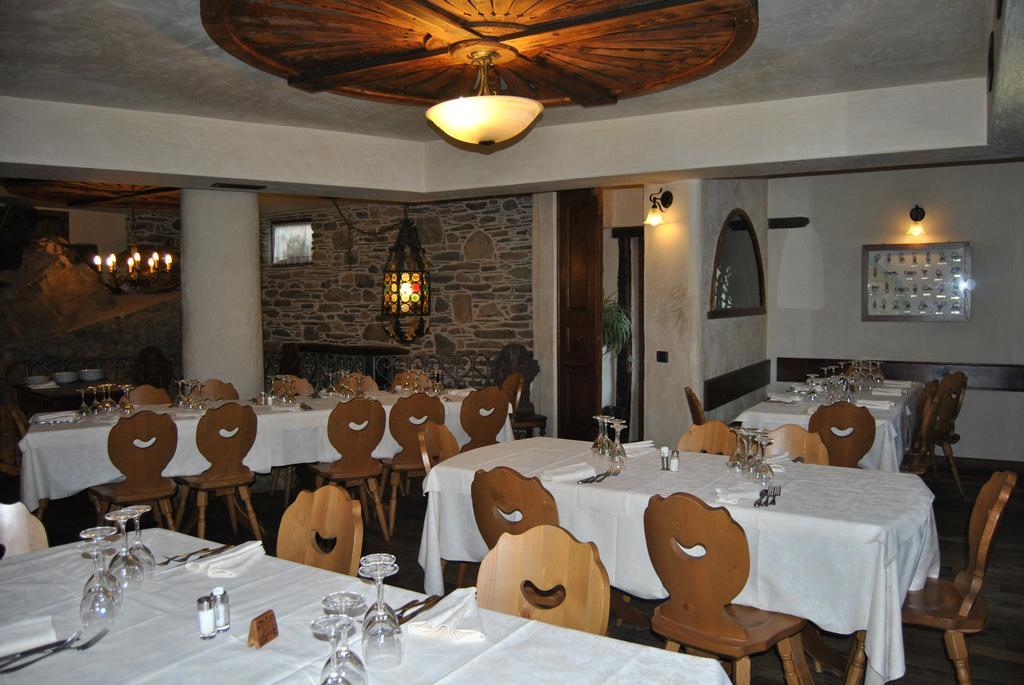 Casa Vacanza La Rocca Chiesa in Valmalenco Luaran gambar