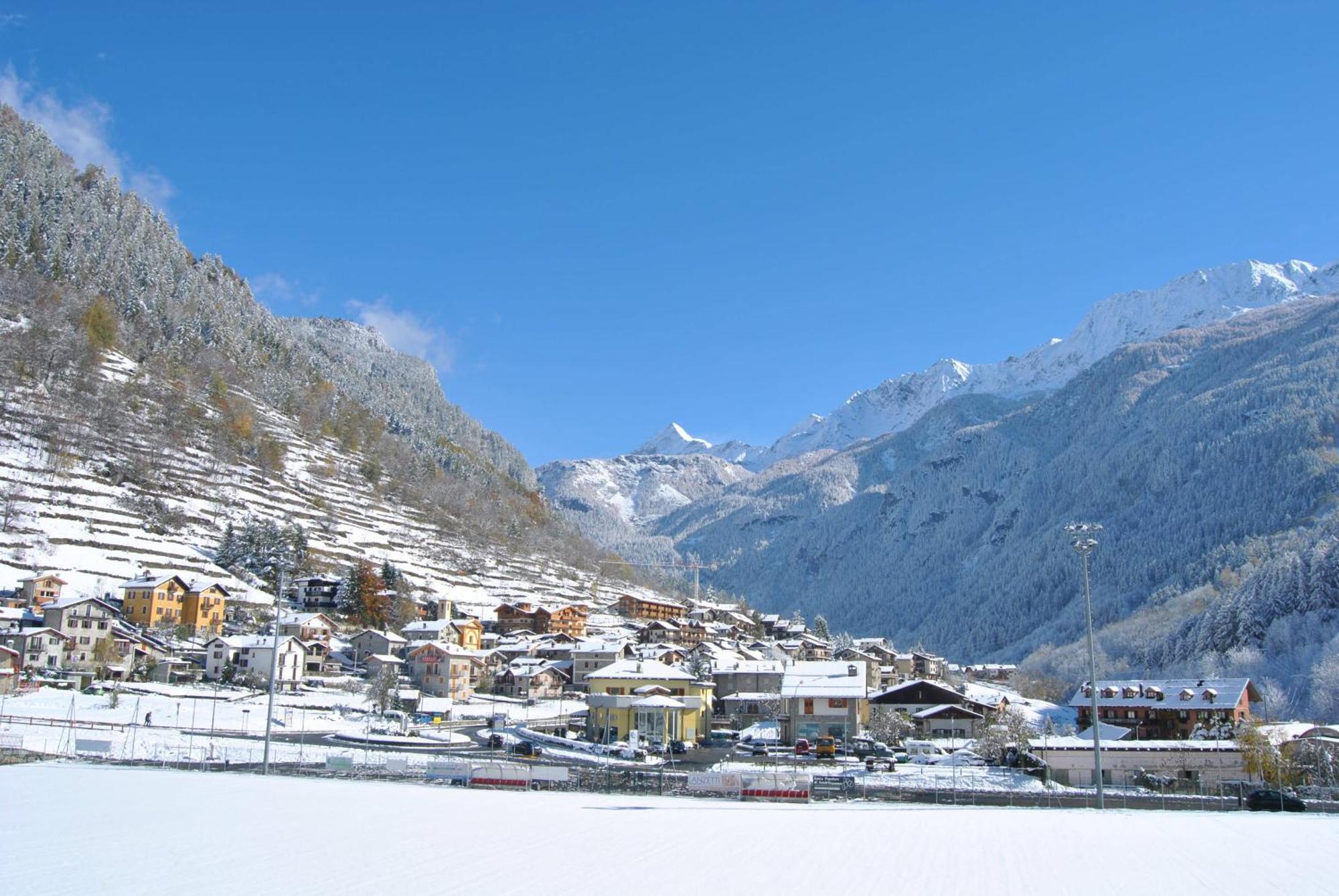 Casa Vacanza La Rocca Chiesa in Valmalenco Luaran gambar
