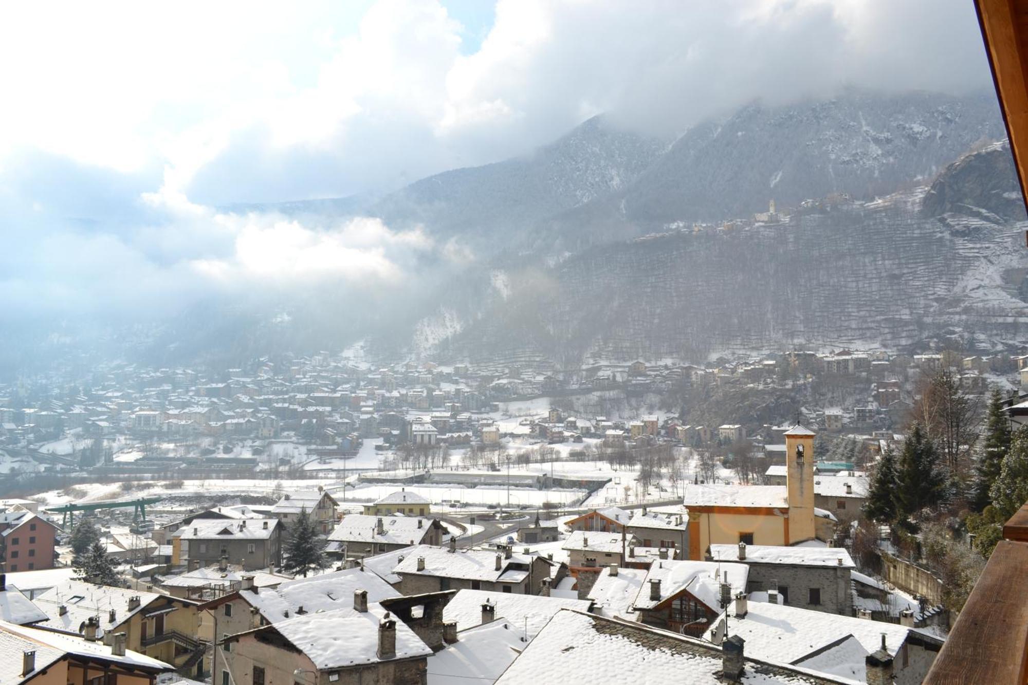 Casa Vacanza La Rocca Chiesa in Valmalenco Luaran gambar