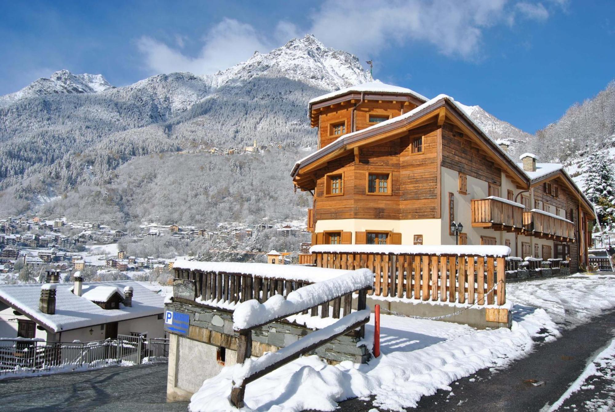 Casa Vacanza La Rocca Chiesa in Valmalenco Luaran gambar