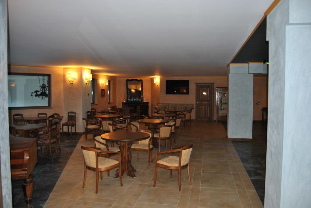 Casa Vacanza La Rocca Chiesa in Valmalenco Luaran gambar
