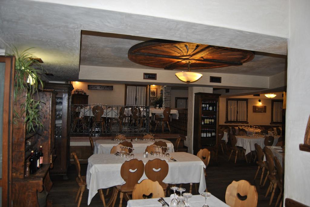 Casa Vacanza La Rocca Chiesa in Valmalenco Luaran gambar